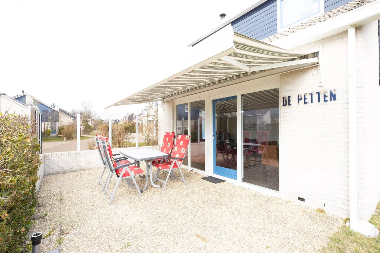 DE PETTEN-Terrace balcony