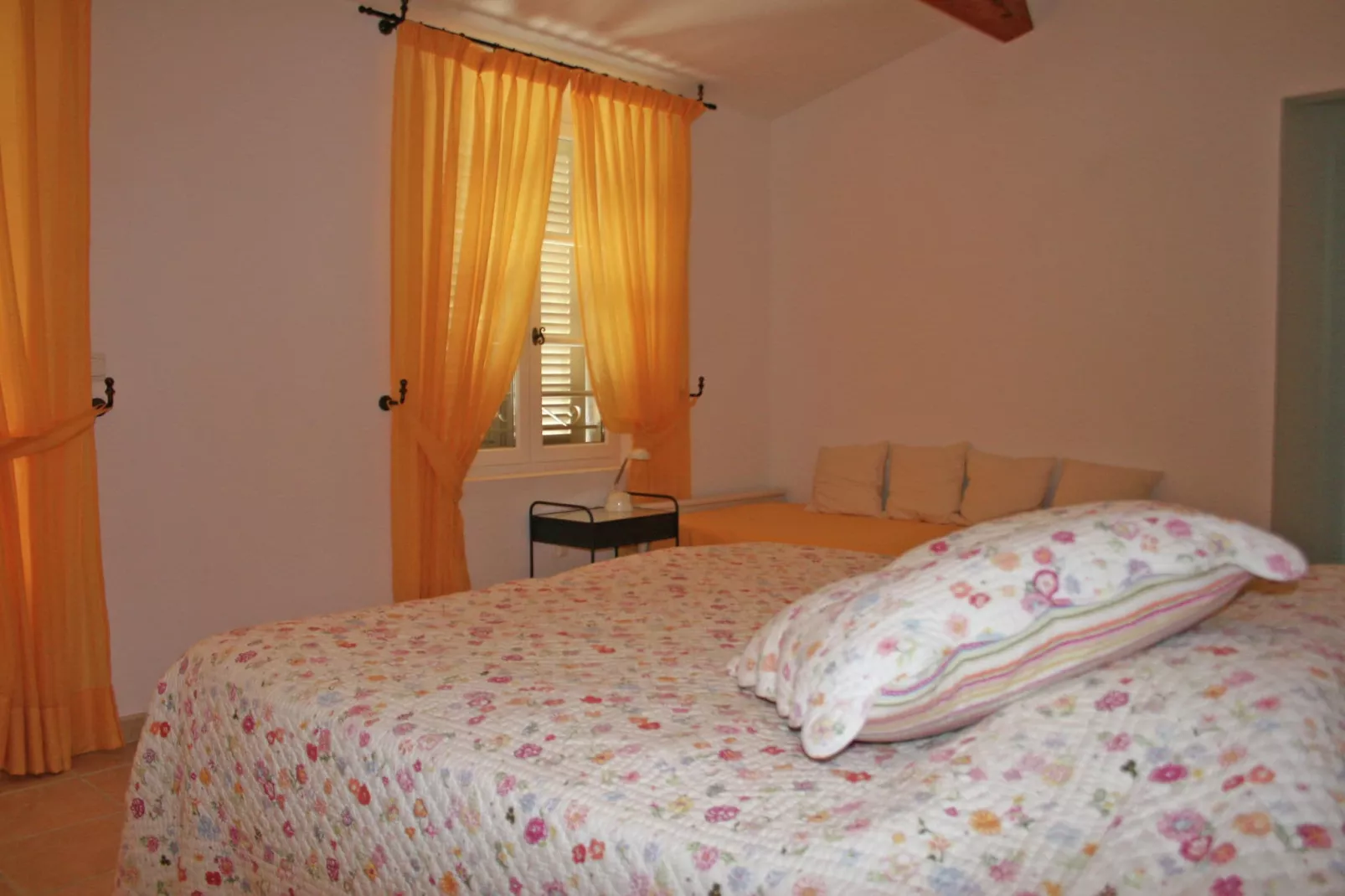 Villa petit Castellane  version 6 pers-Bedroom