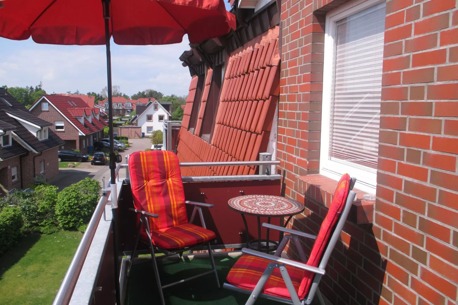 Laura-Terrace balcony