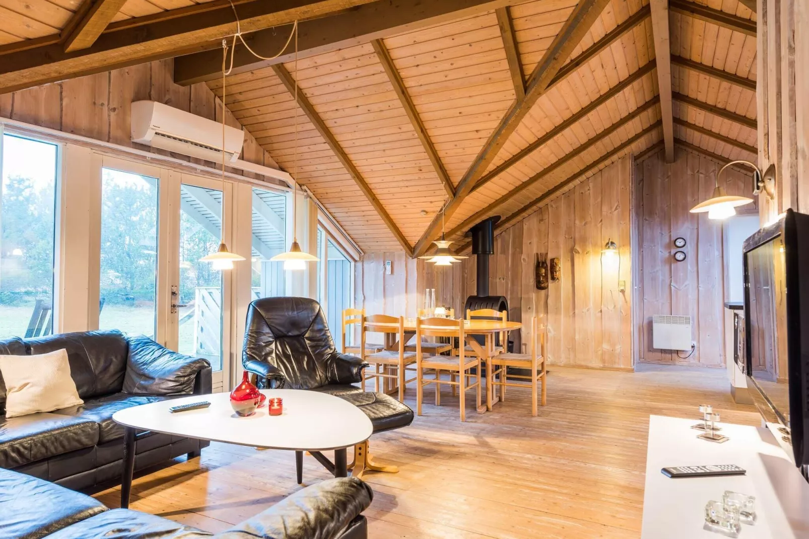 Charming Cottage Retreat-By Traum-Indoor