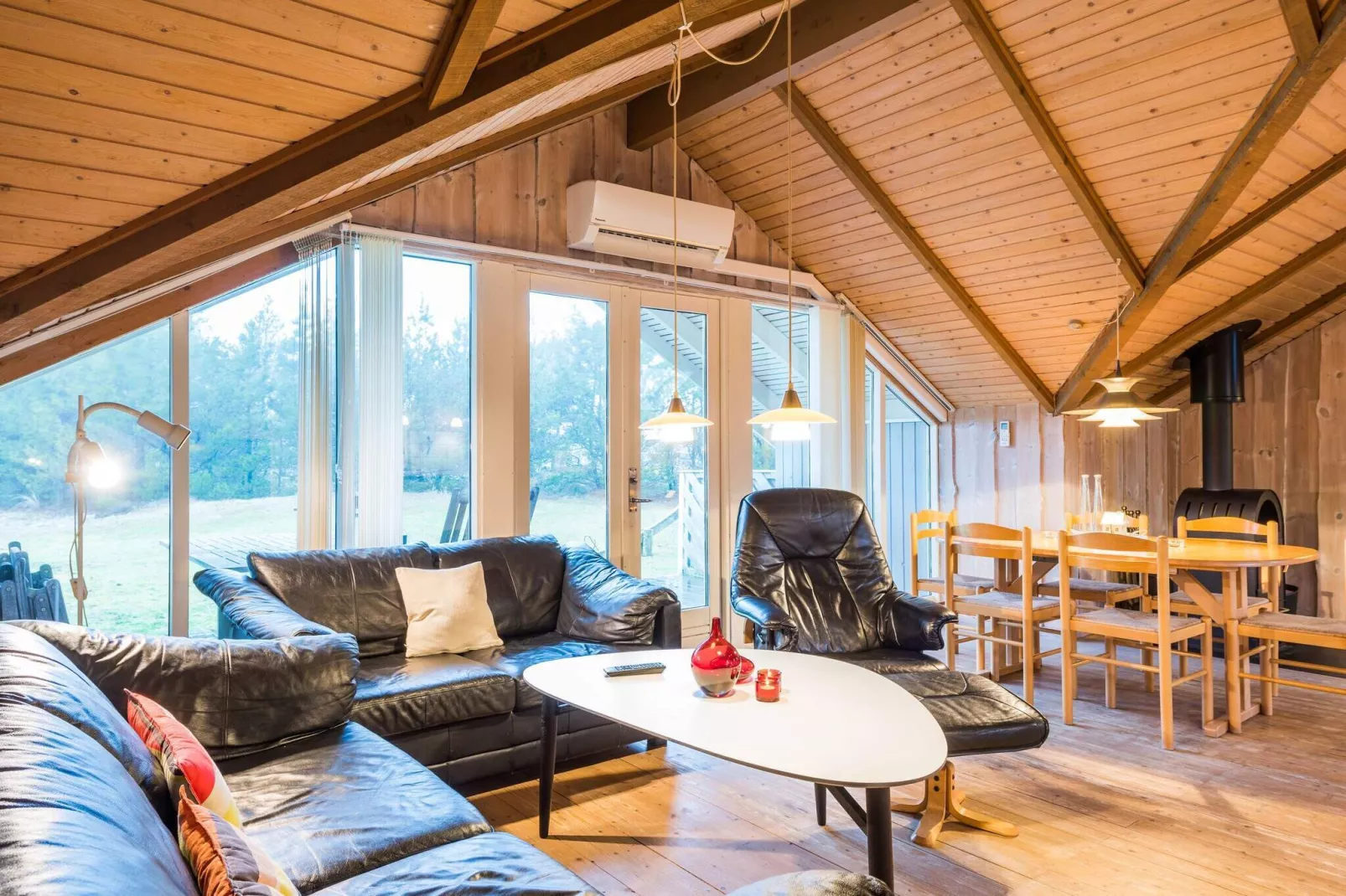 Charming Cottage Retreat-By Traum-Indoor