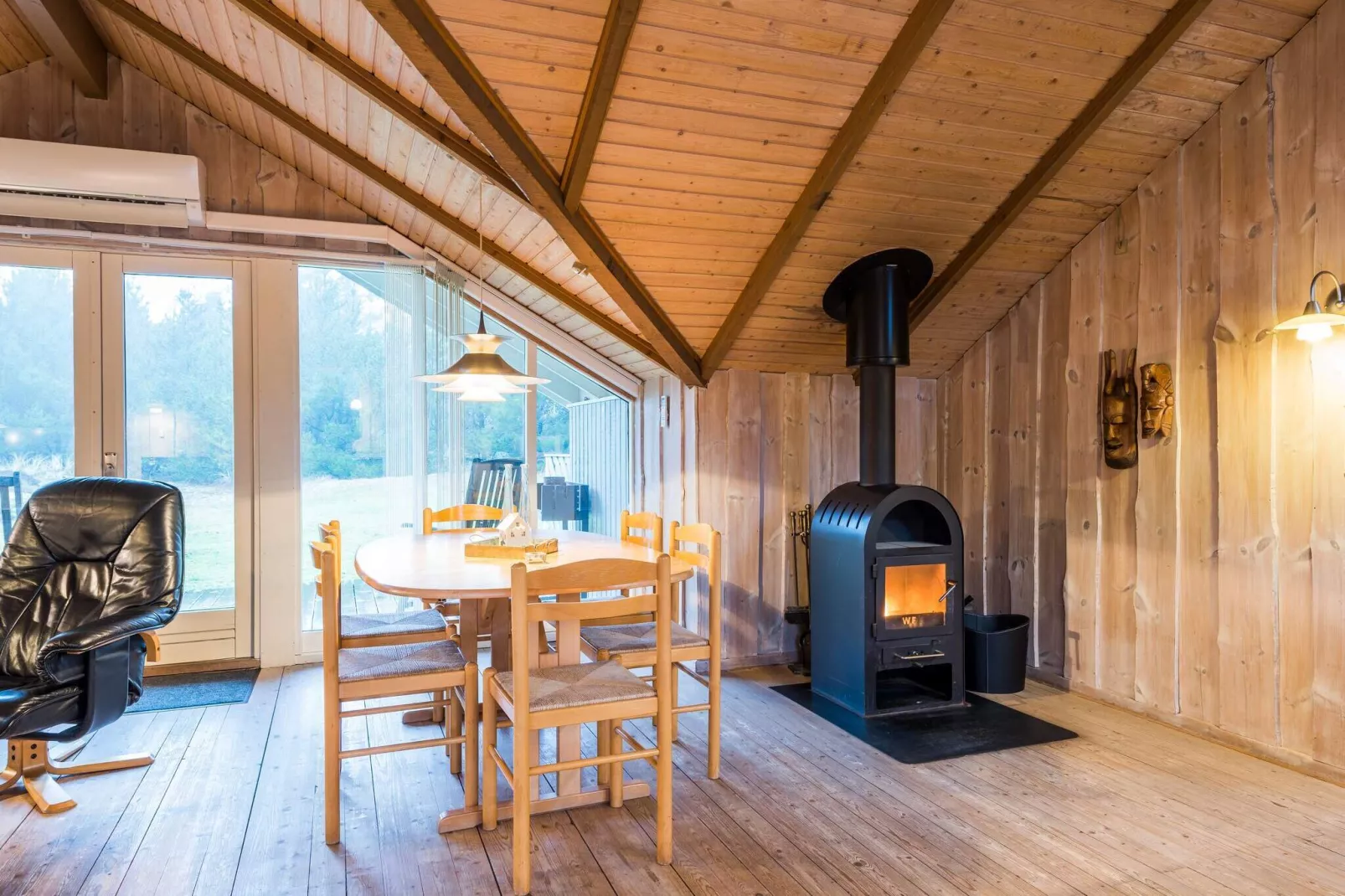 Charming Cottage Retreat-By Traum-Indoor