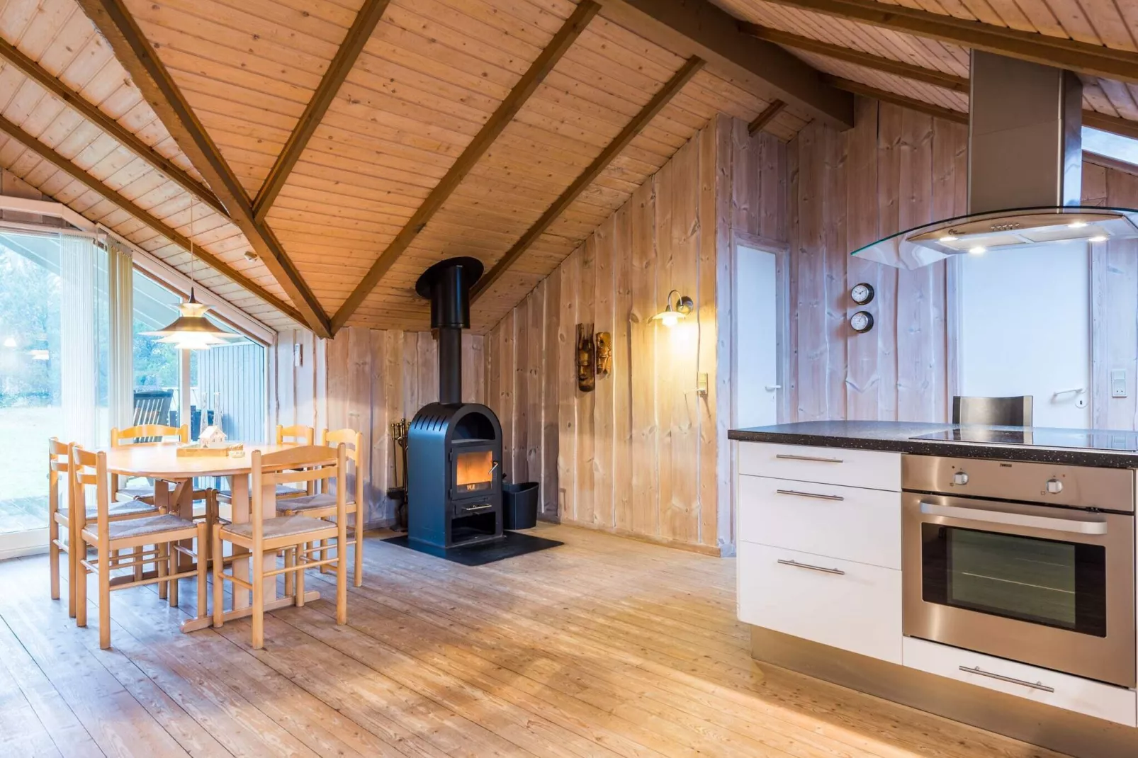 Charming Cottage Retreat-By Traum-Indoor