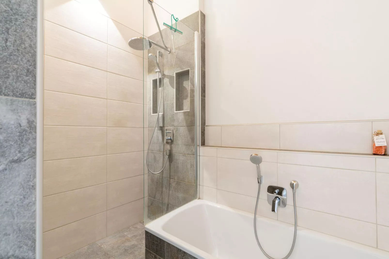 Apartment Bernd Gassner-Bathroom