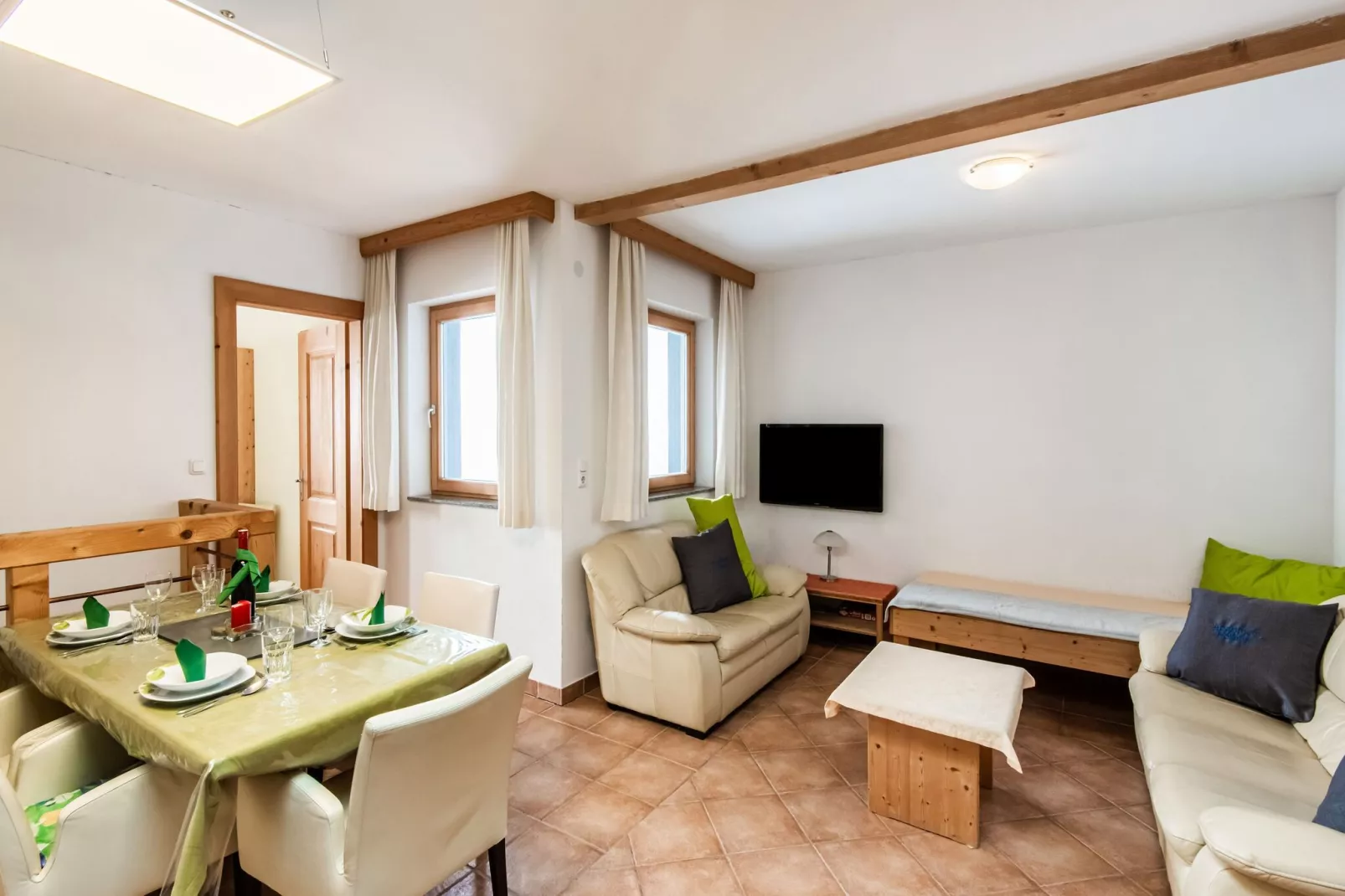 Hollaus 1-Living room