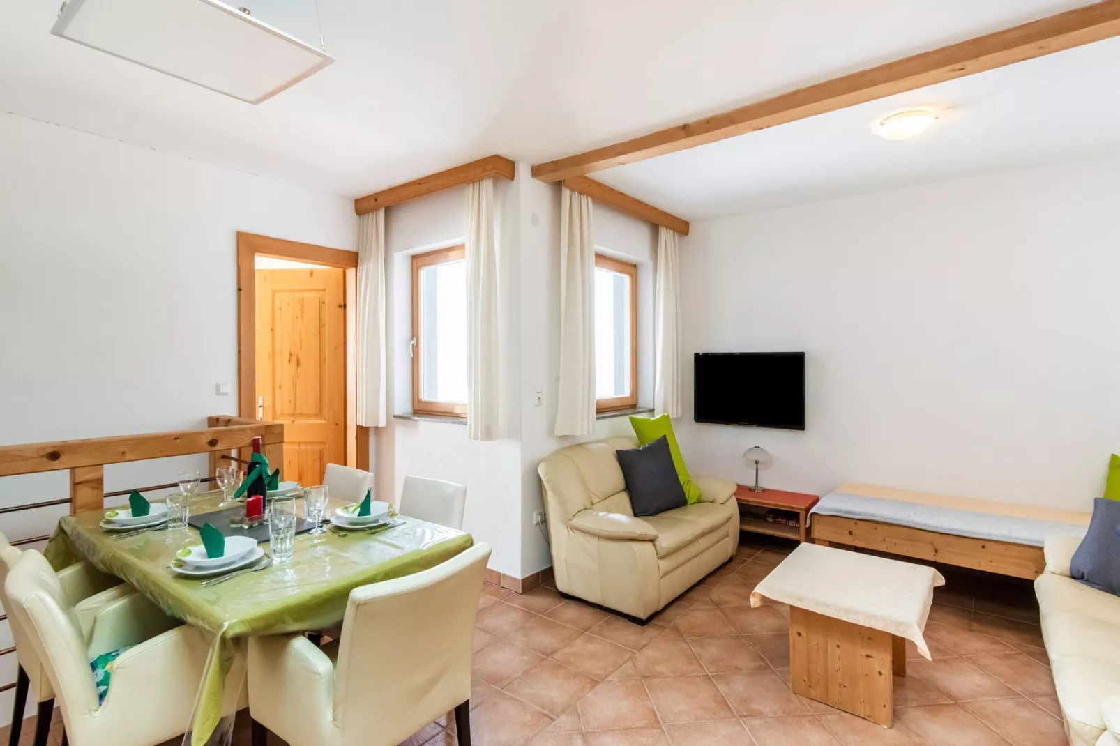 Hollaus 1-Dining room