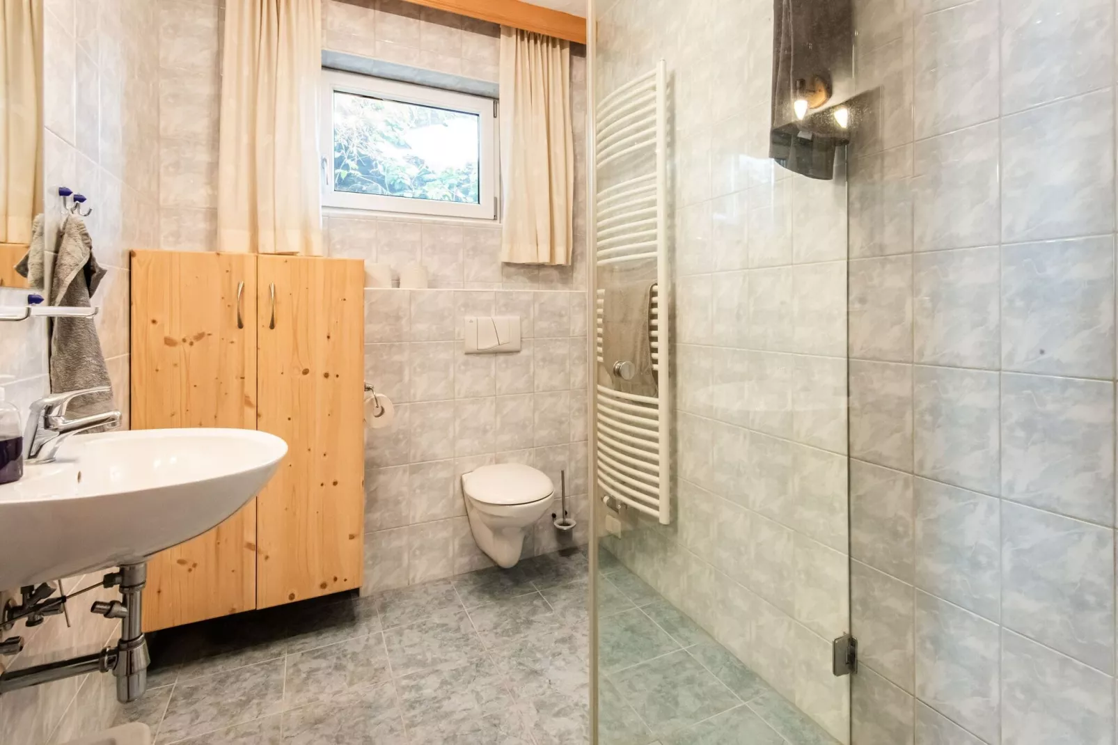 Hollaus 1-Bathroom