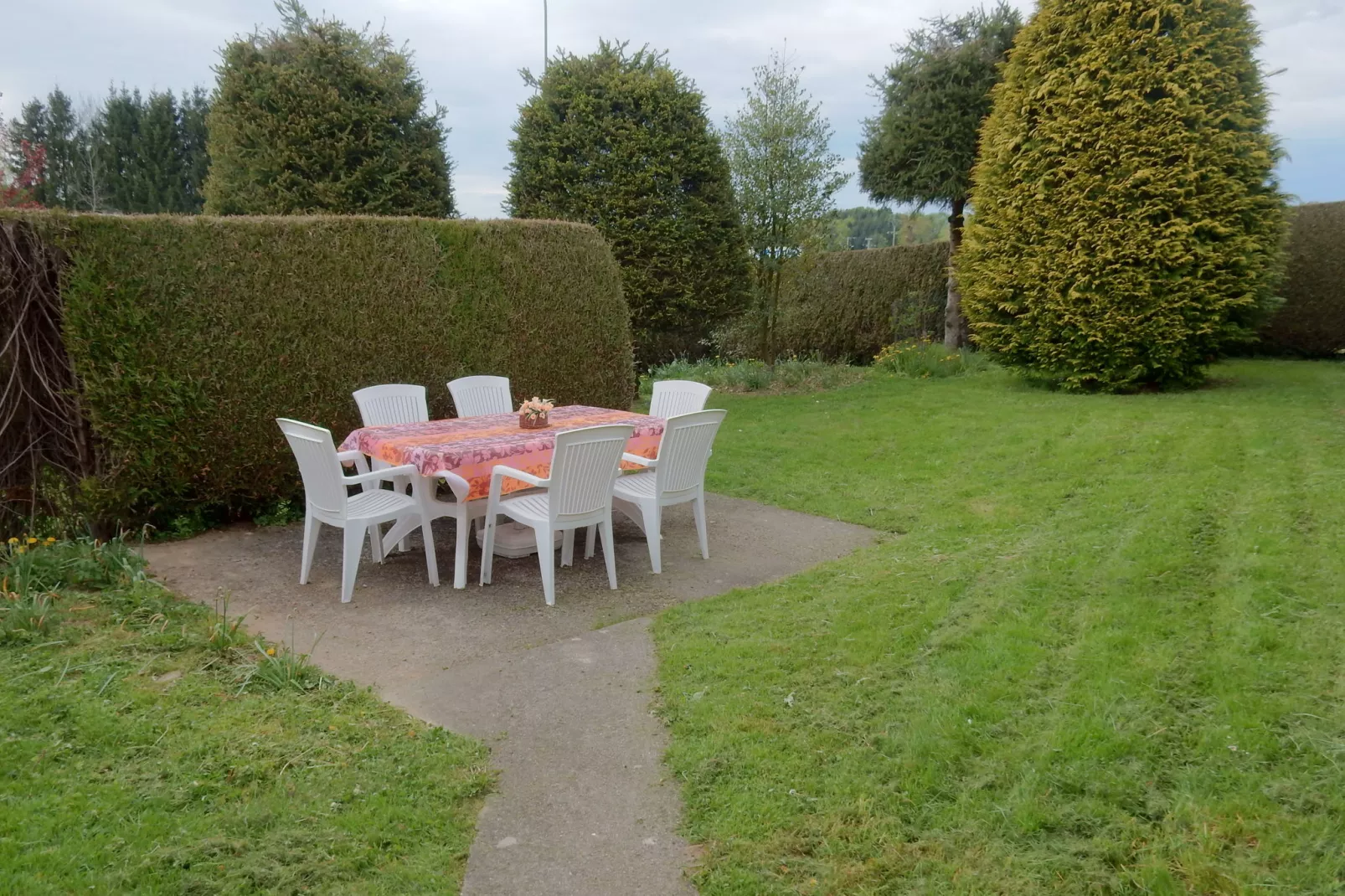 Les Chalets du Neune 13-Gardens summer
