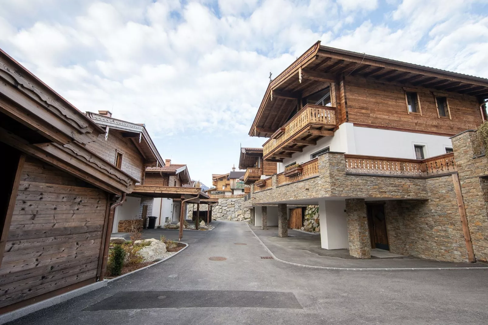 Nationalpark Chalet Lasörling-Exterior summer