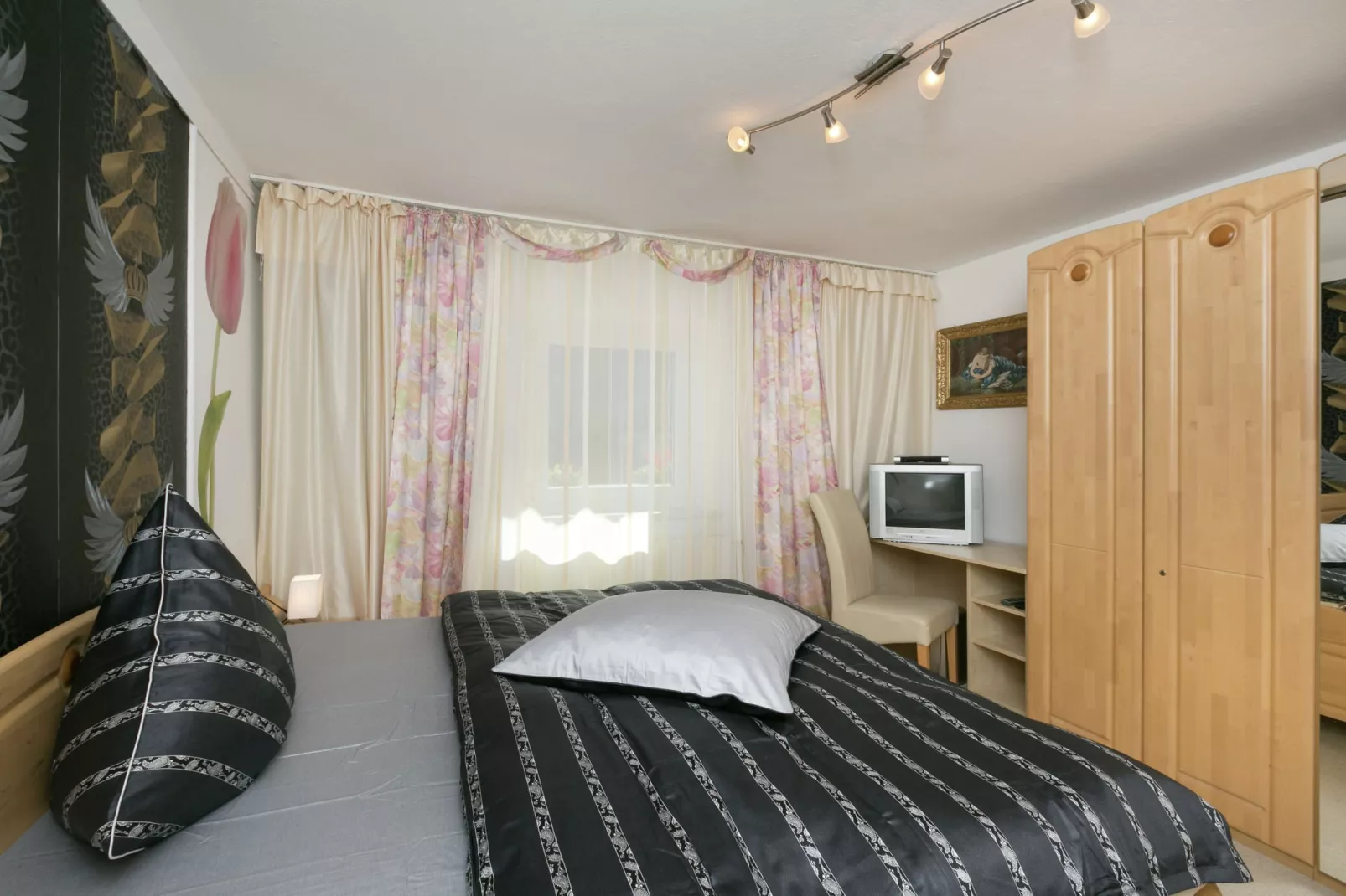 Lanthaler-Bedroom
