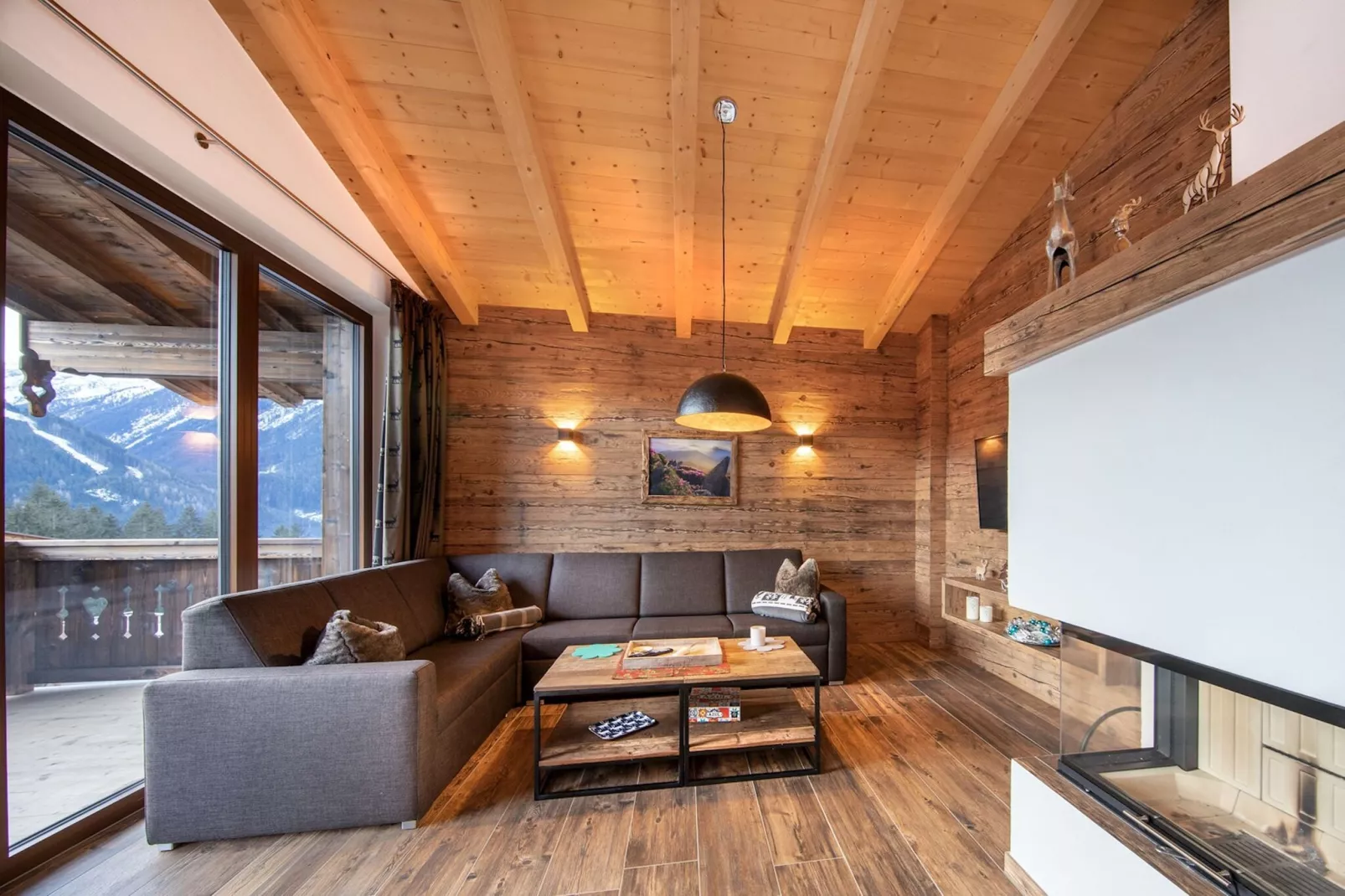 Nationalpark Chalet Lasörling-Living room