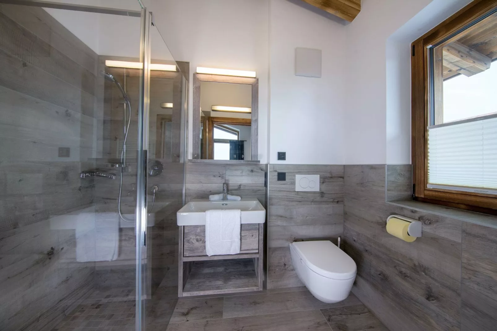 Nationalpark Chalet Lasörling-Bathroom