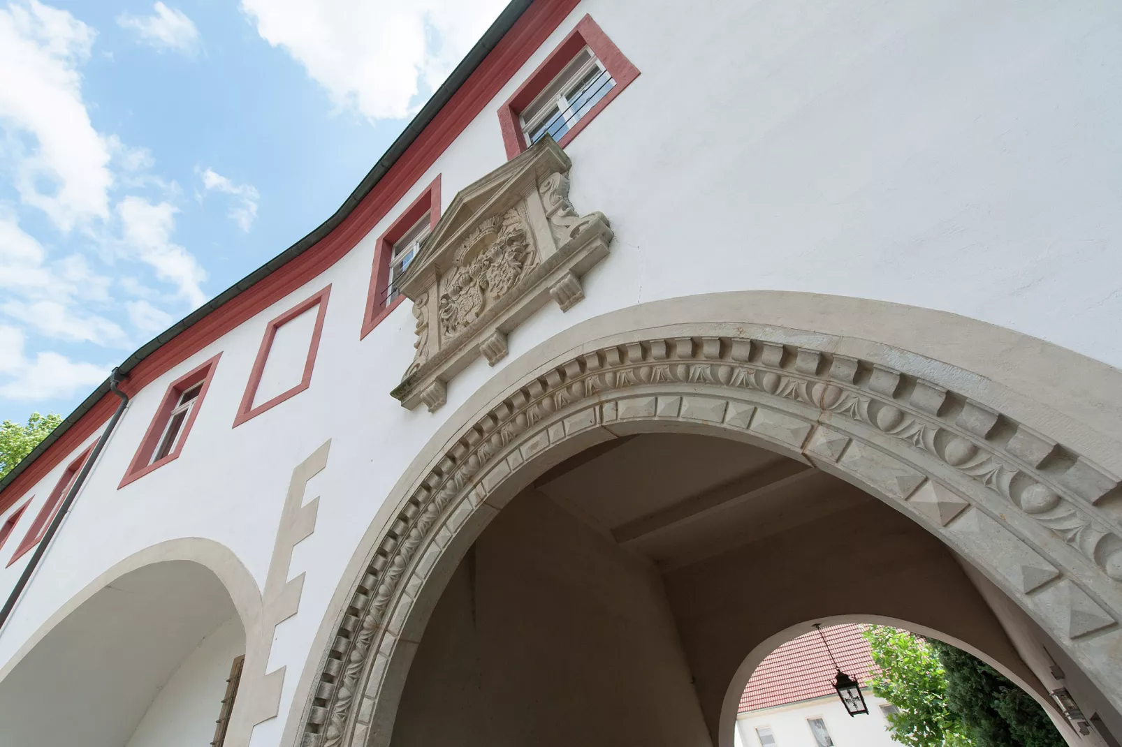 Urlaub im Schloss-Exterior summer