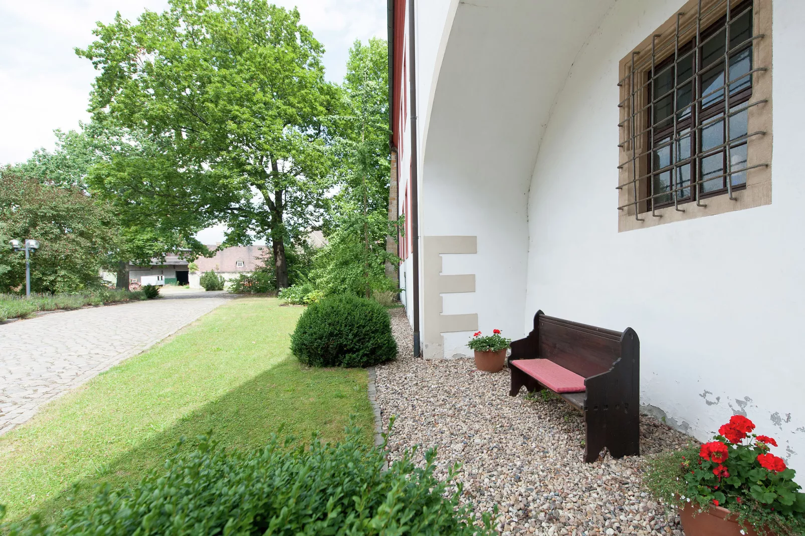 Urlaub im Schloss-Exterior summer