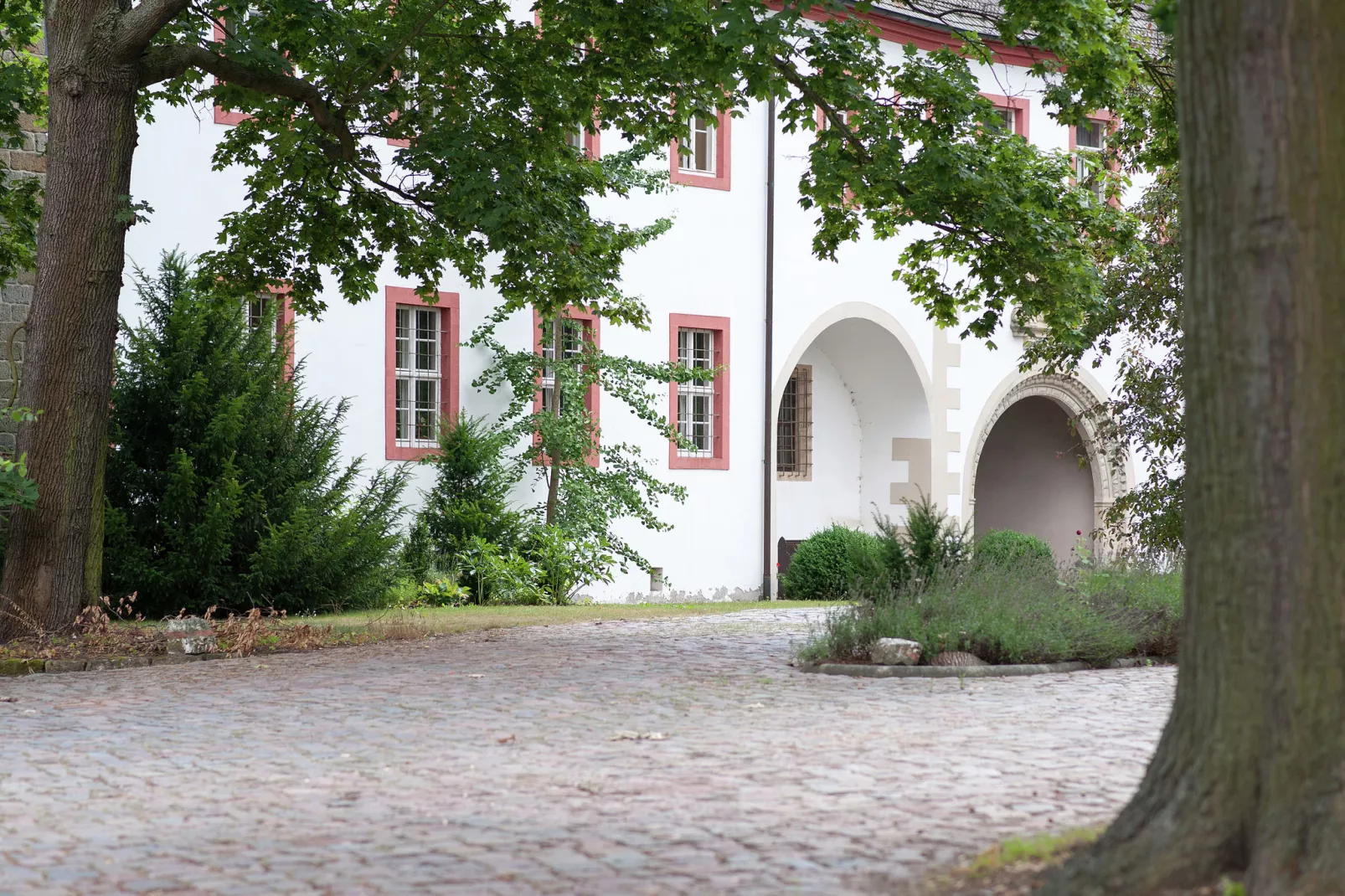 Urlaub im Schloss-Exterior summer