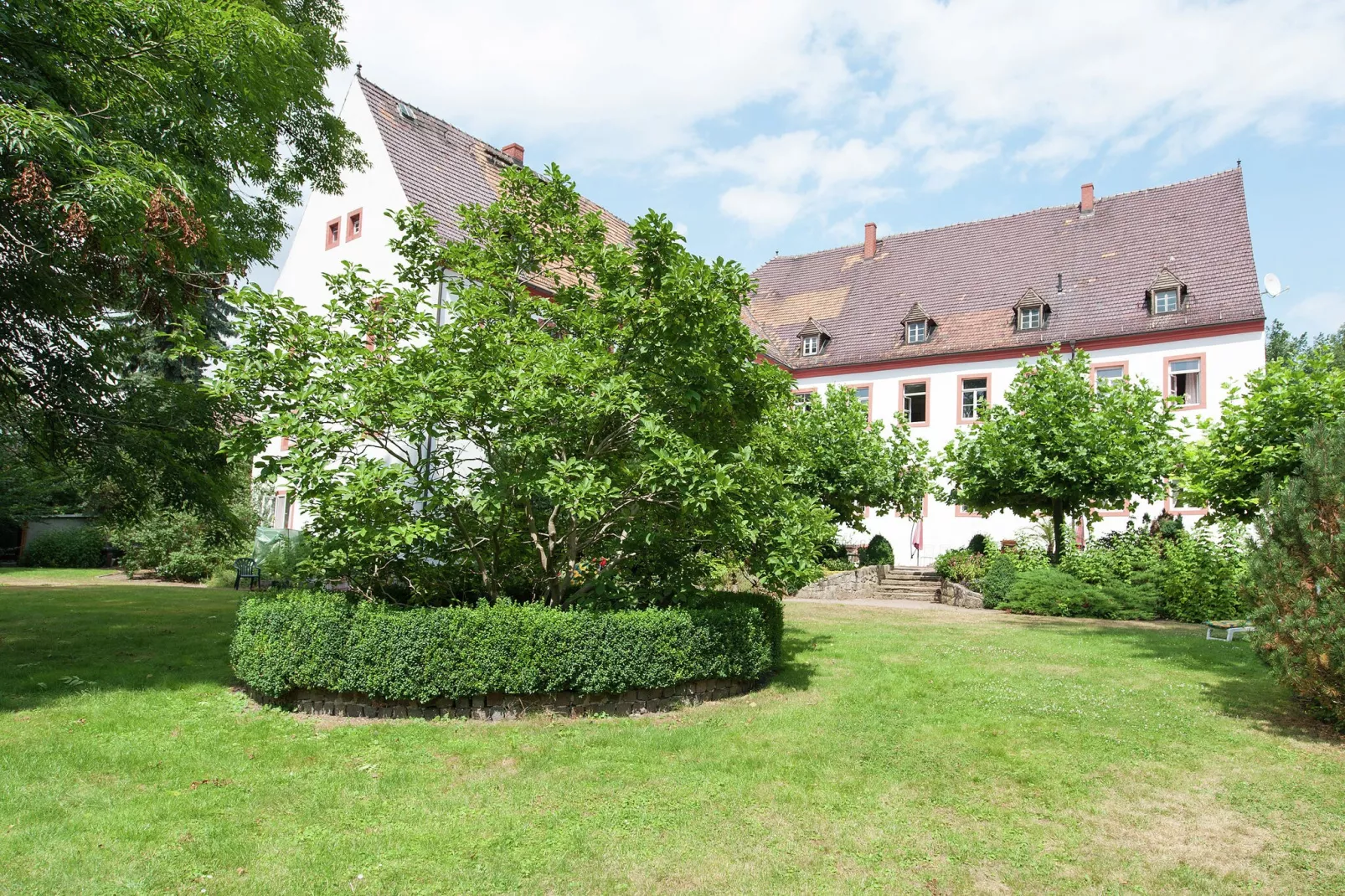 Urlaub im Schloss-Gardens summer