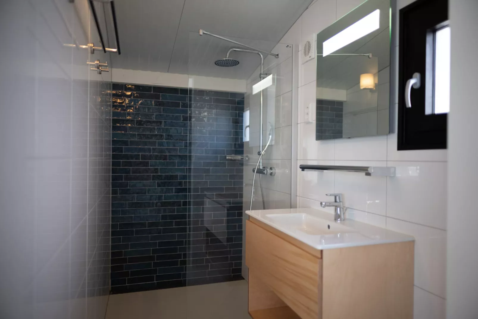 Sea Lodges Zandvoort 9-Bathroom