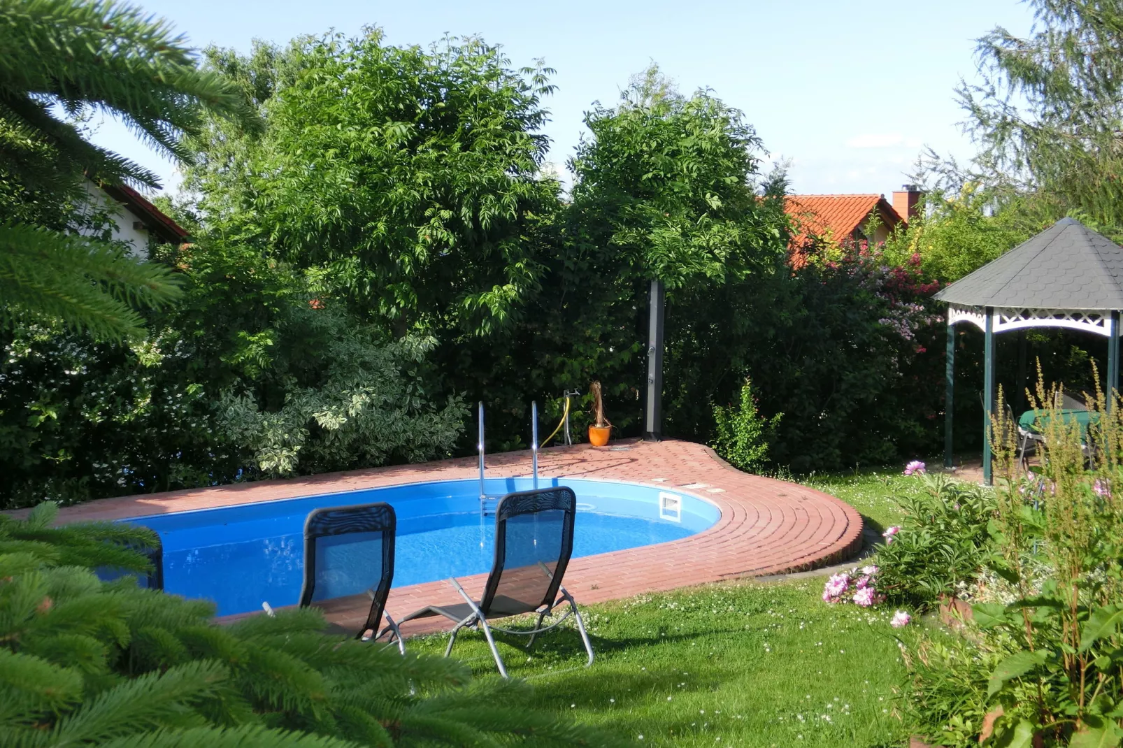Spacious villa with private swimming pool-Pool