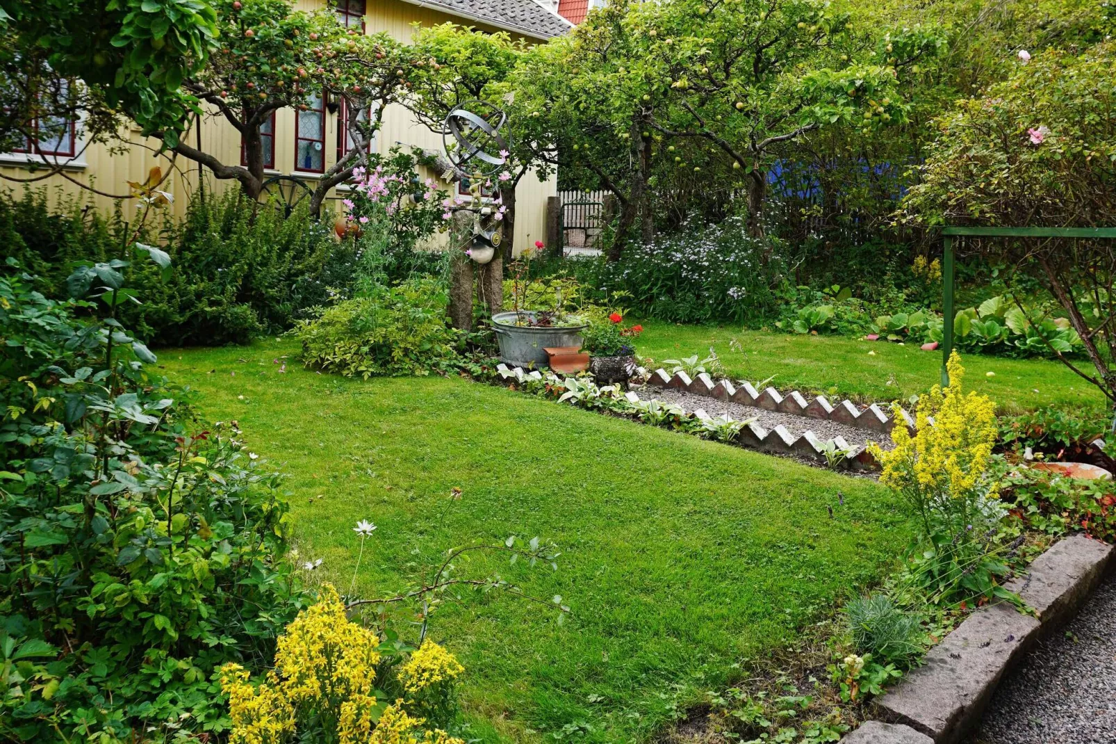 2 person holiday home in LYSEKIL-Outdoor