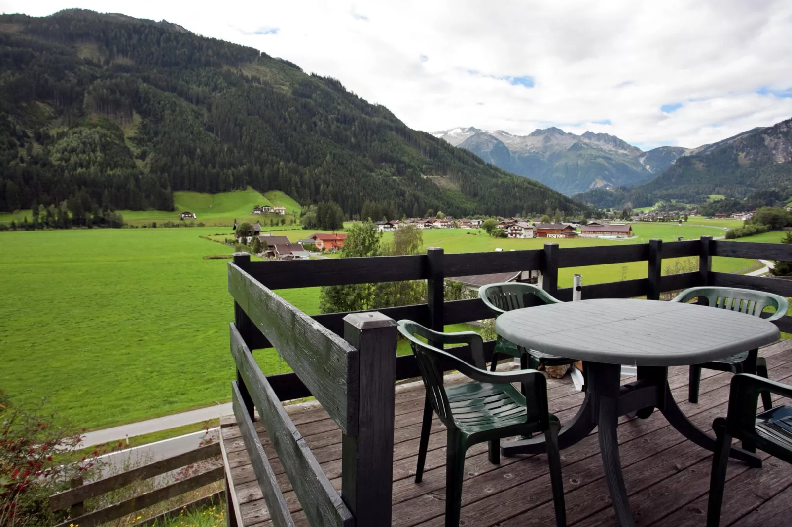 Chalets im Wald-Terrasse/Balkon