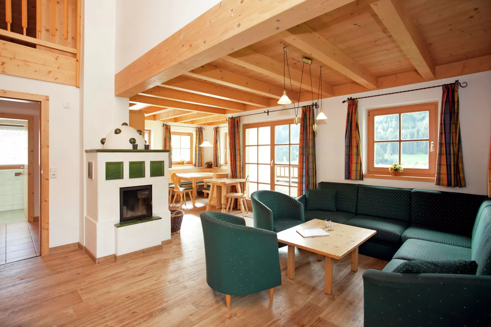 Chalets im Wald-Esszimmer