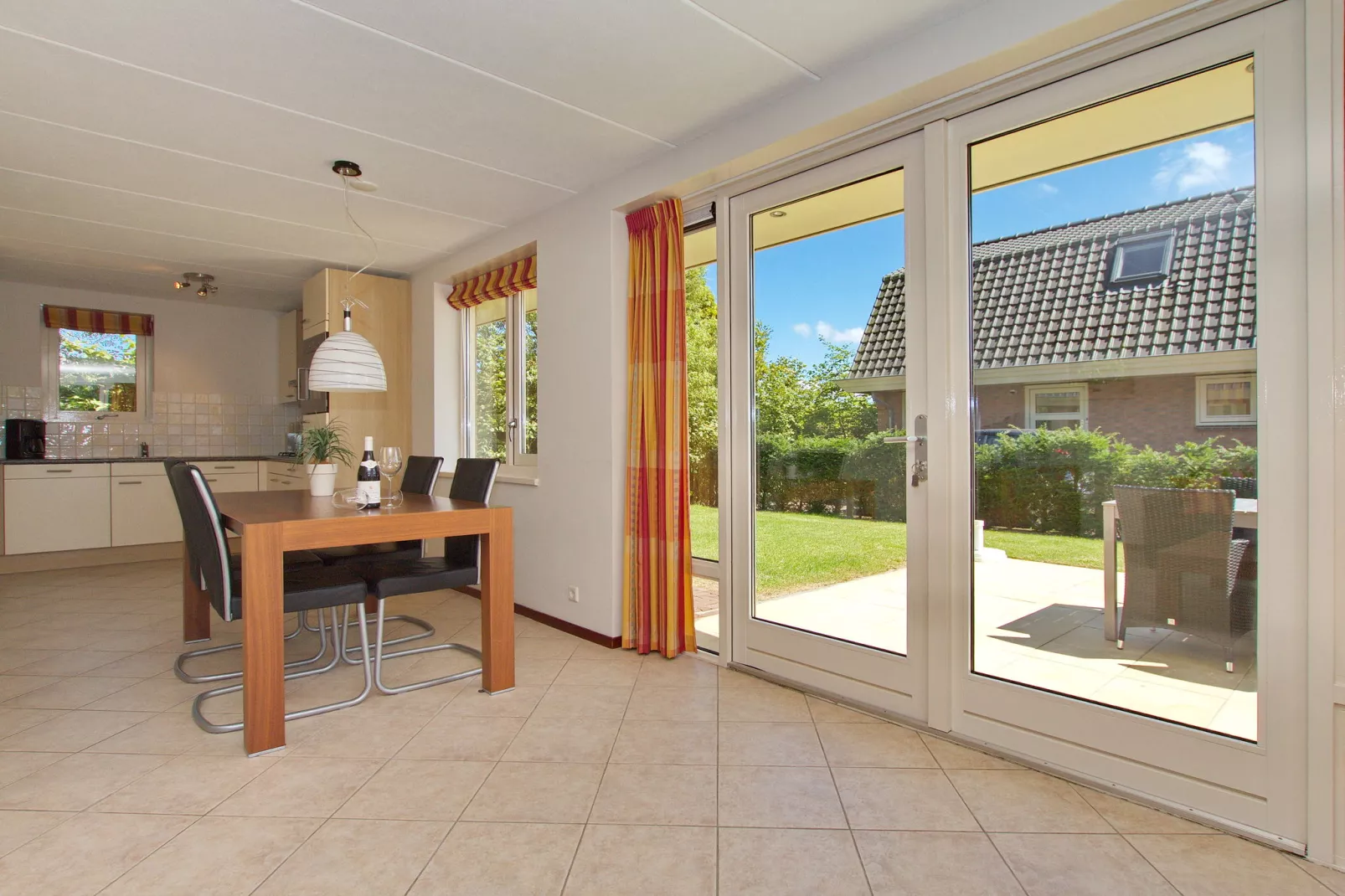 Vakantiepark Duinrust 1-Dining room
