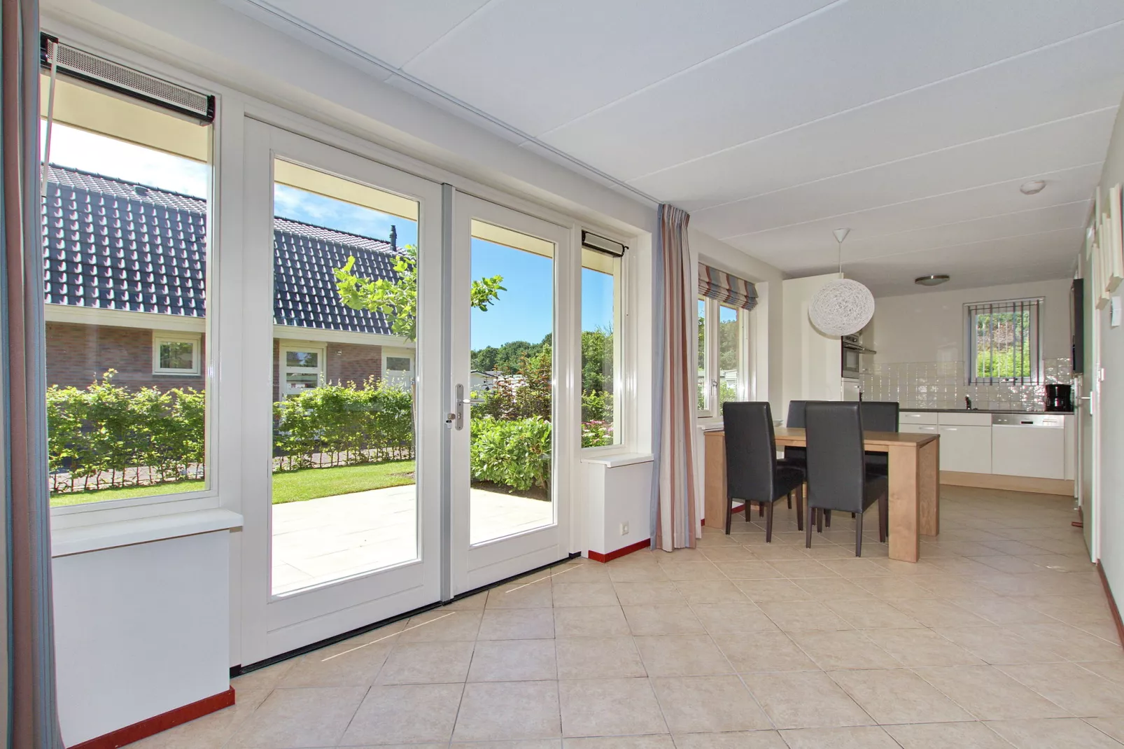 Vakantiepark Duinrust 1-Dining room