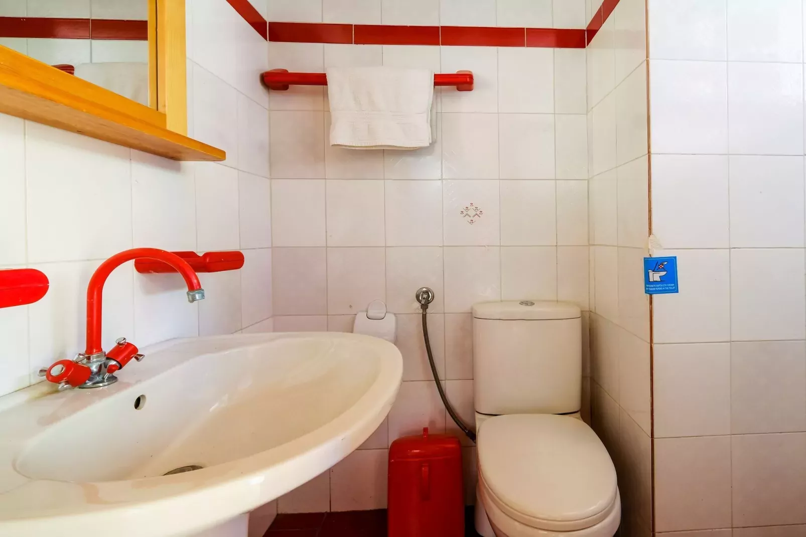Olive Tree Cottage No 2-Bathroom