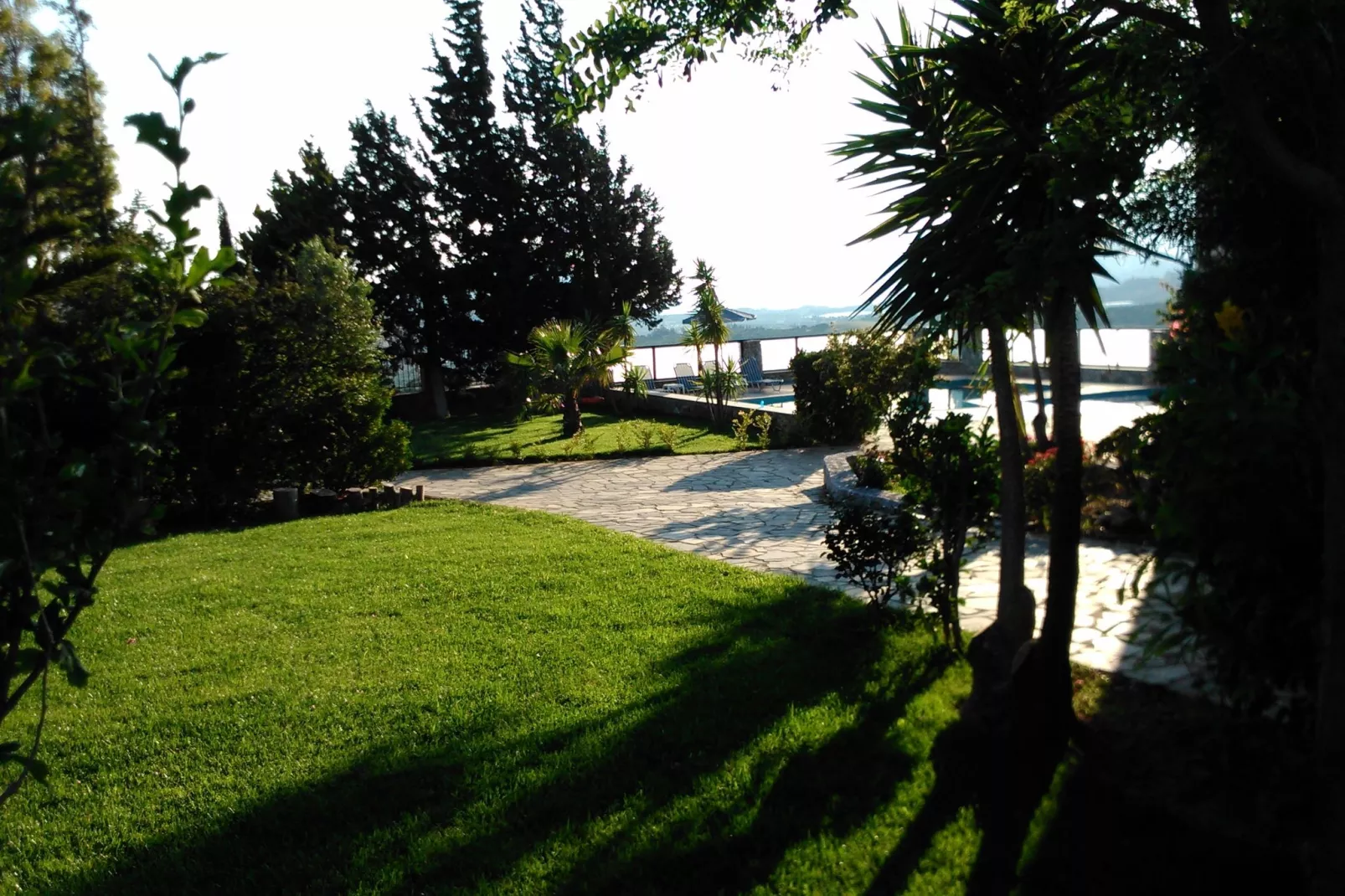 Villa Thymari-Gardens summer