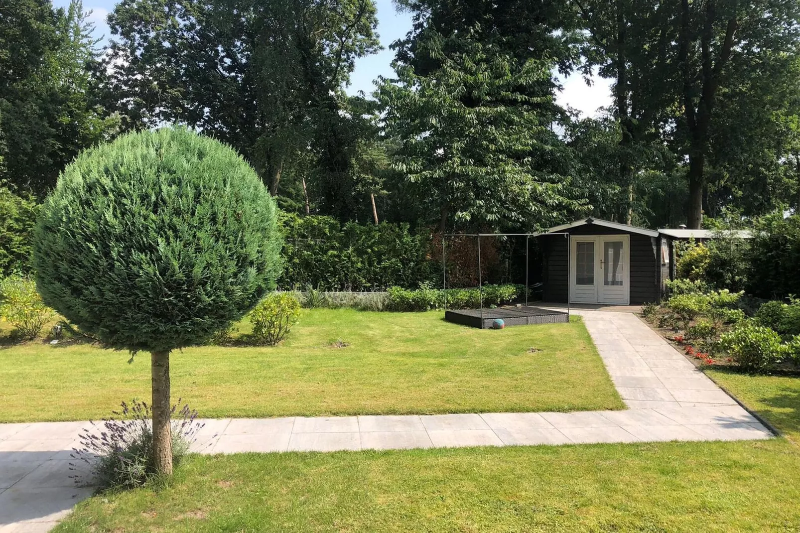 De Trots van de Konijnenberg-Jardin d'été