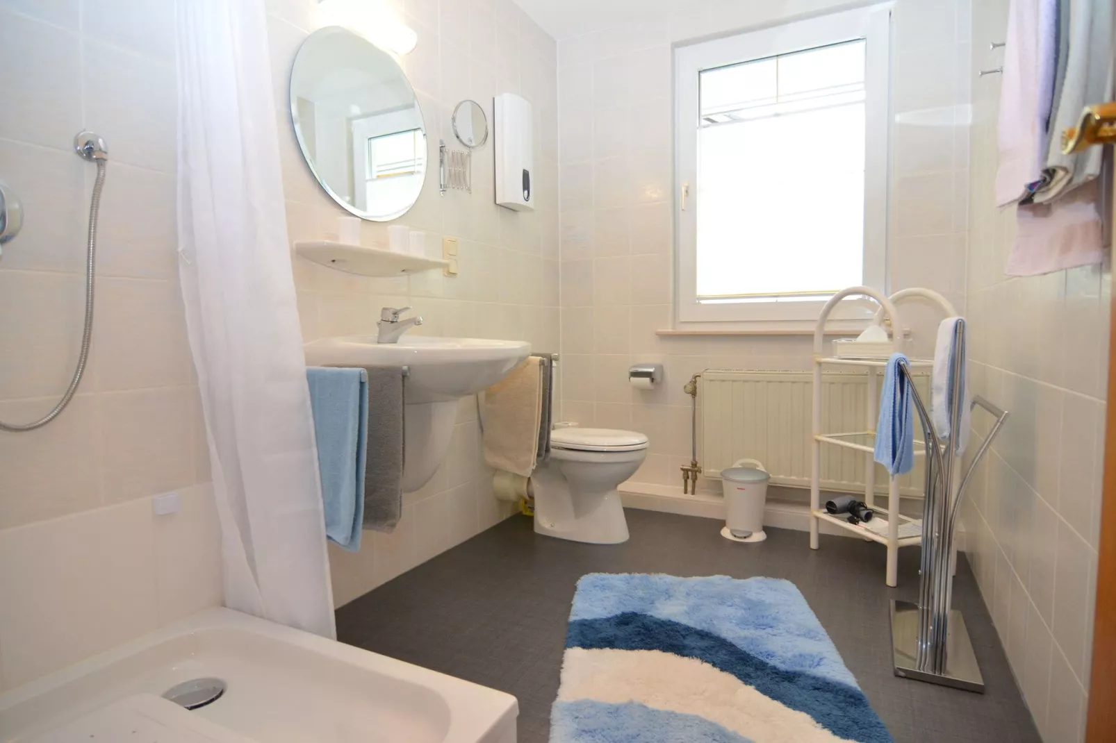 Auf den Gärten-Bathroom