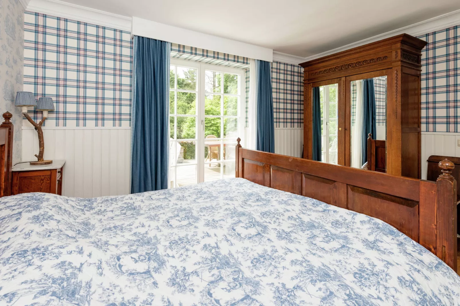 Fermina Daza-Bedroom