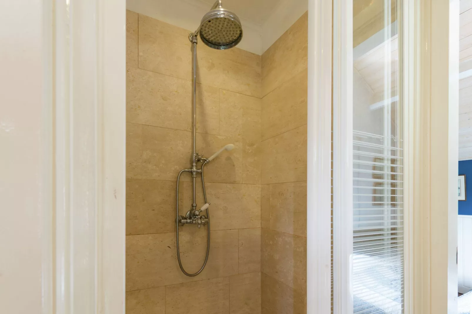 Fermina Daza-Bathroom