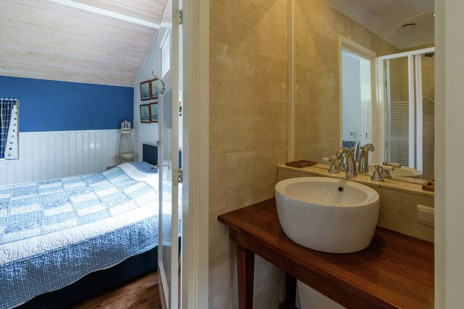 Fermina Daza-Bathroom