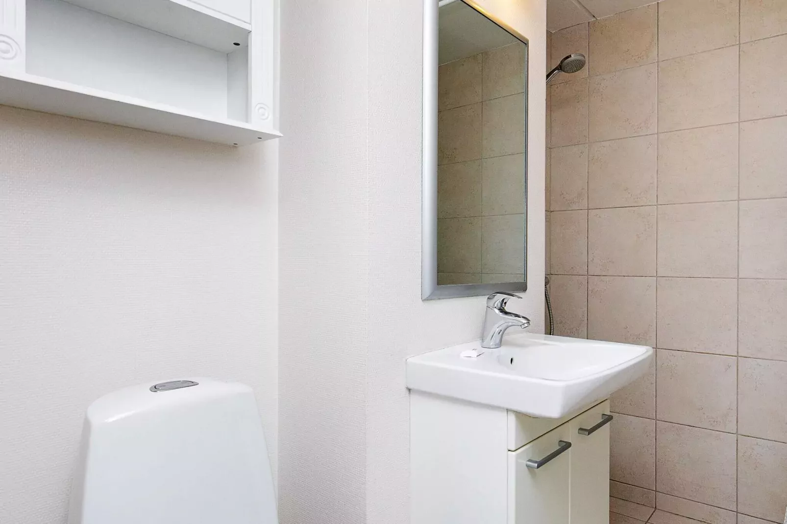 2 room,ground/1 st floor-Innen