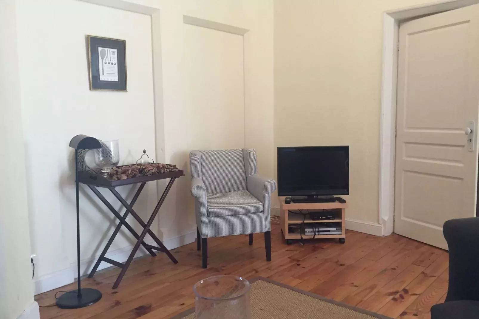 La Terre-Living room