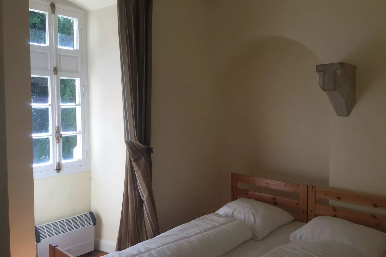 La Terre-Bedroom