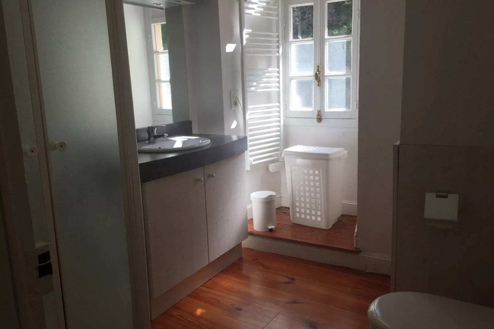 La Terre-Bathroom