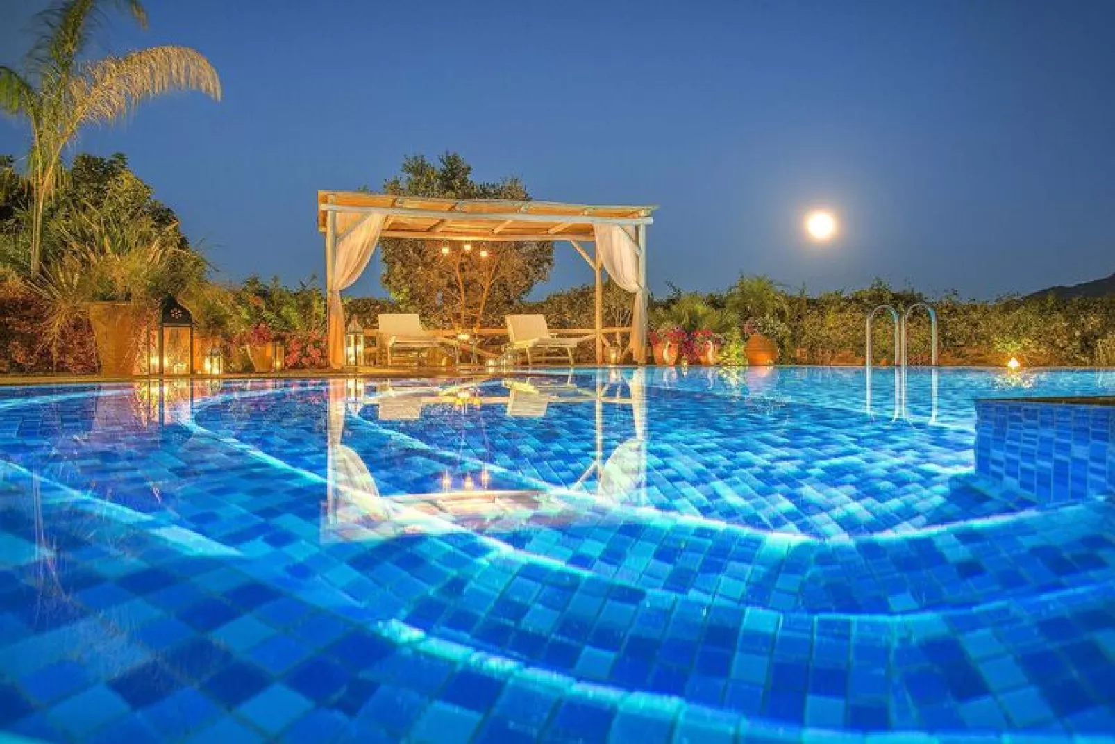 Holiday home, Pemonia--Piscine