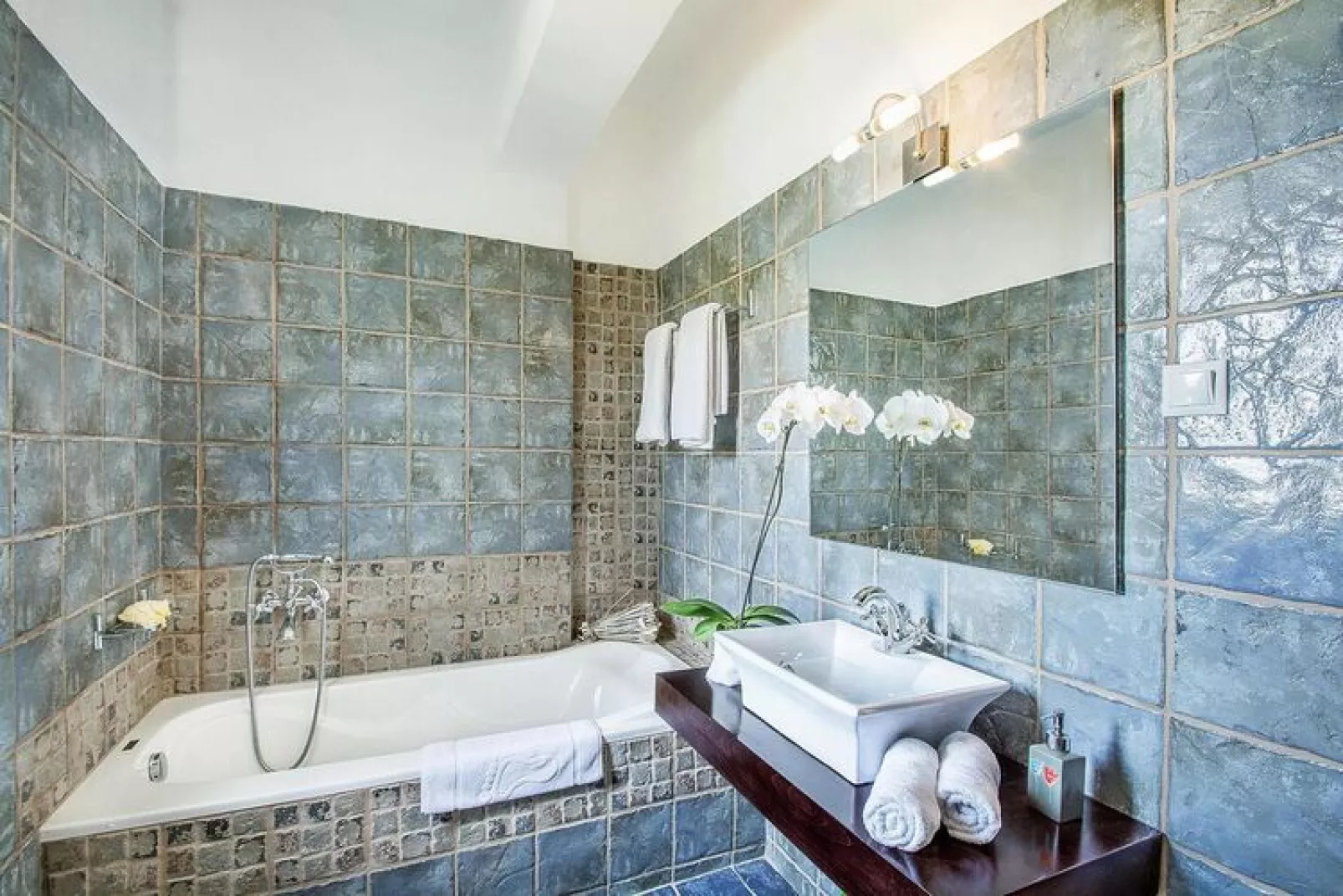 Holiday home, Pemonia--Salle de bain