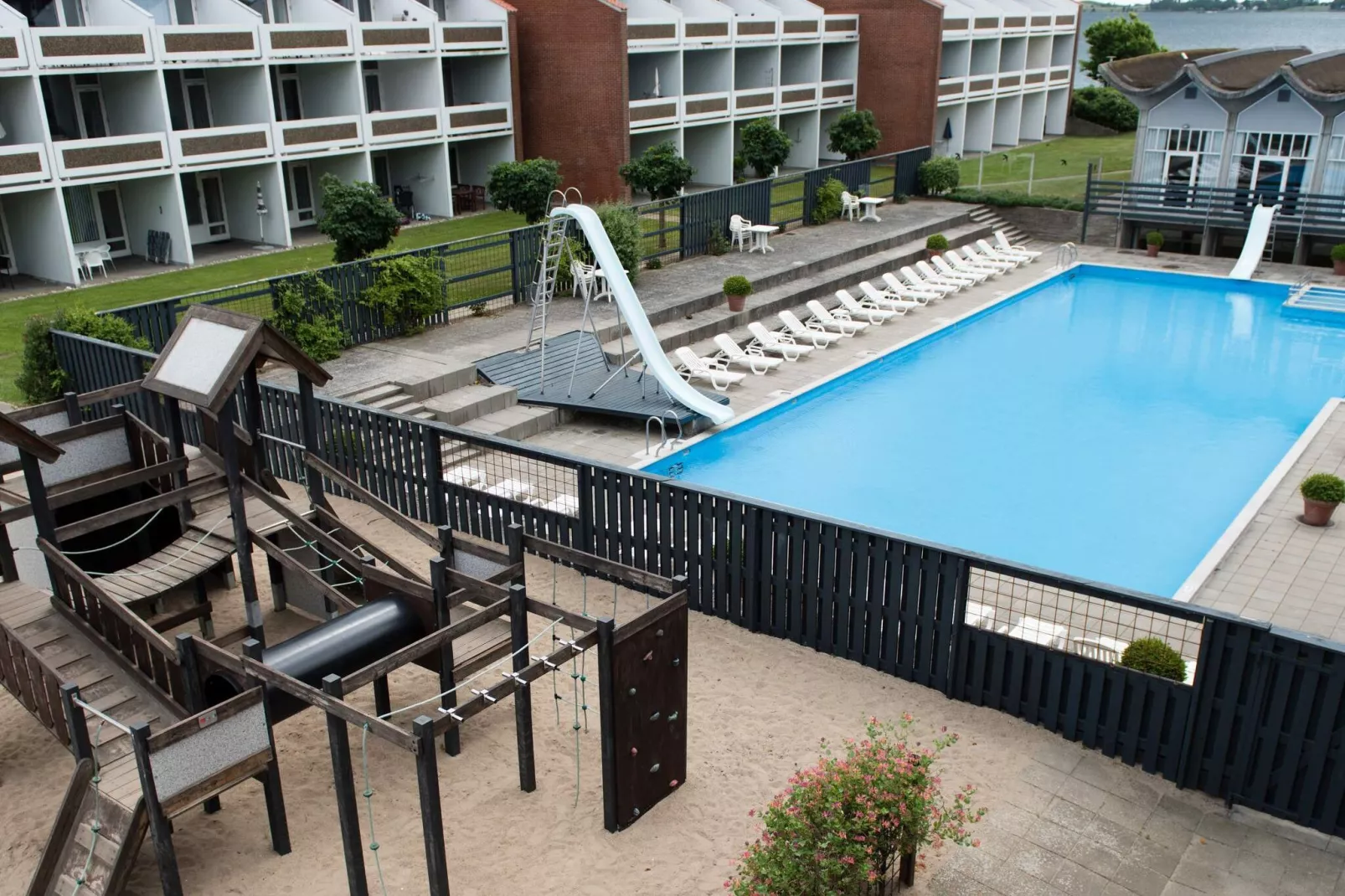 2 room w/seaview,ground/1 st floor-Not tagged