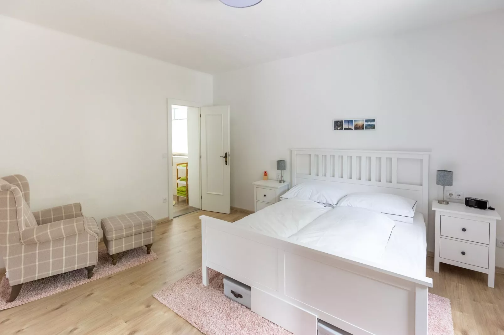 Apartment Süd & Badstraße-Bedroom