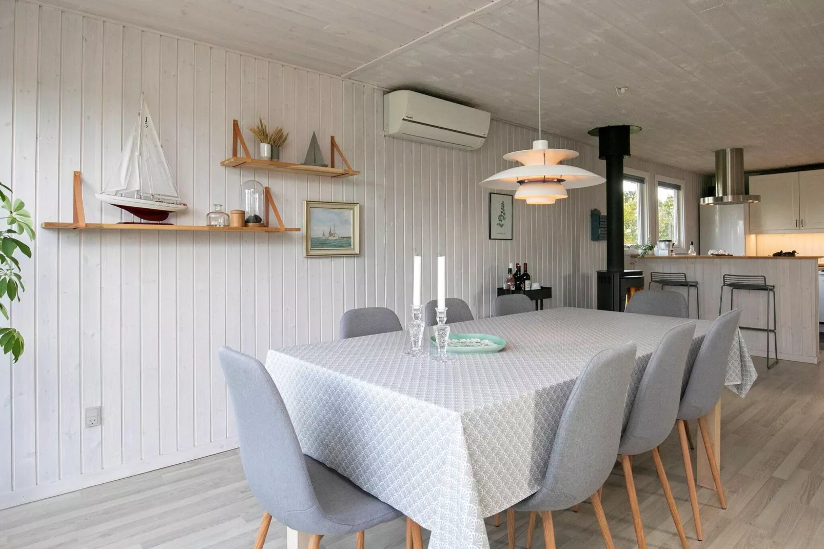 Bright Cottage by the Lagoon-By Traum-Indoor