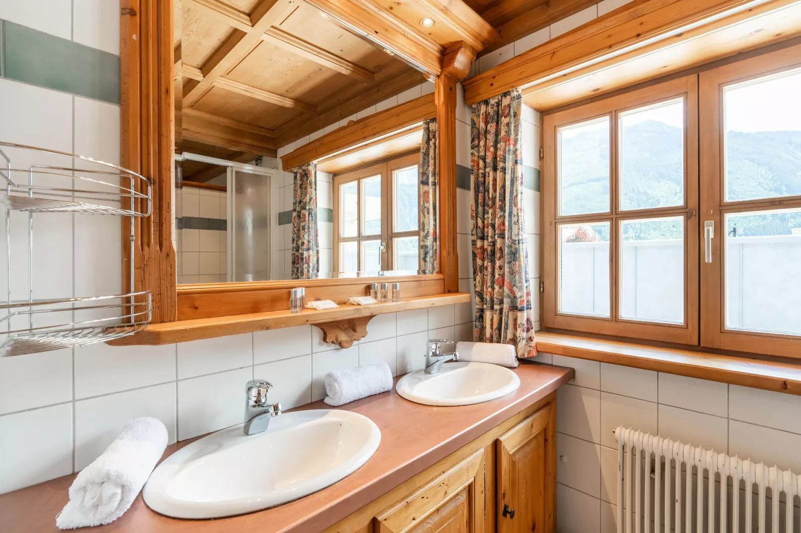 Grosszügiges Charmantes Apartment im Familiendorf - Uttendorf-Bathroom