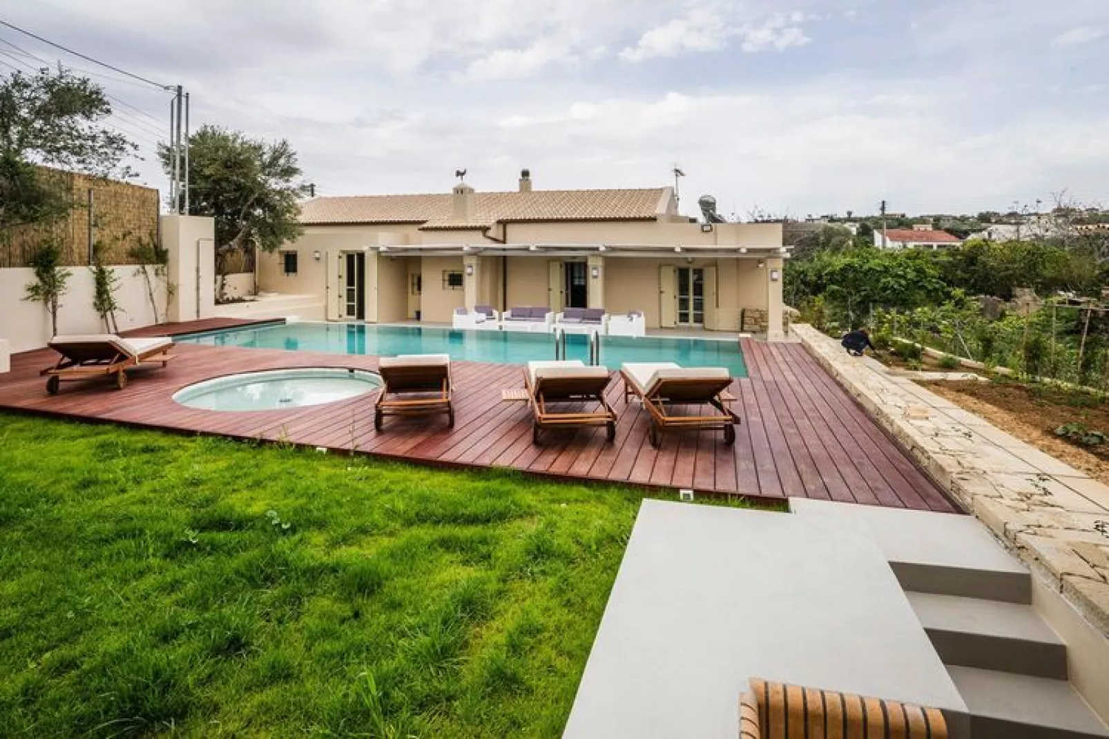 Villa Gerani-Villa Geraniotis ca 155 qm 7 pax-Außenbereich Sommer