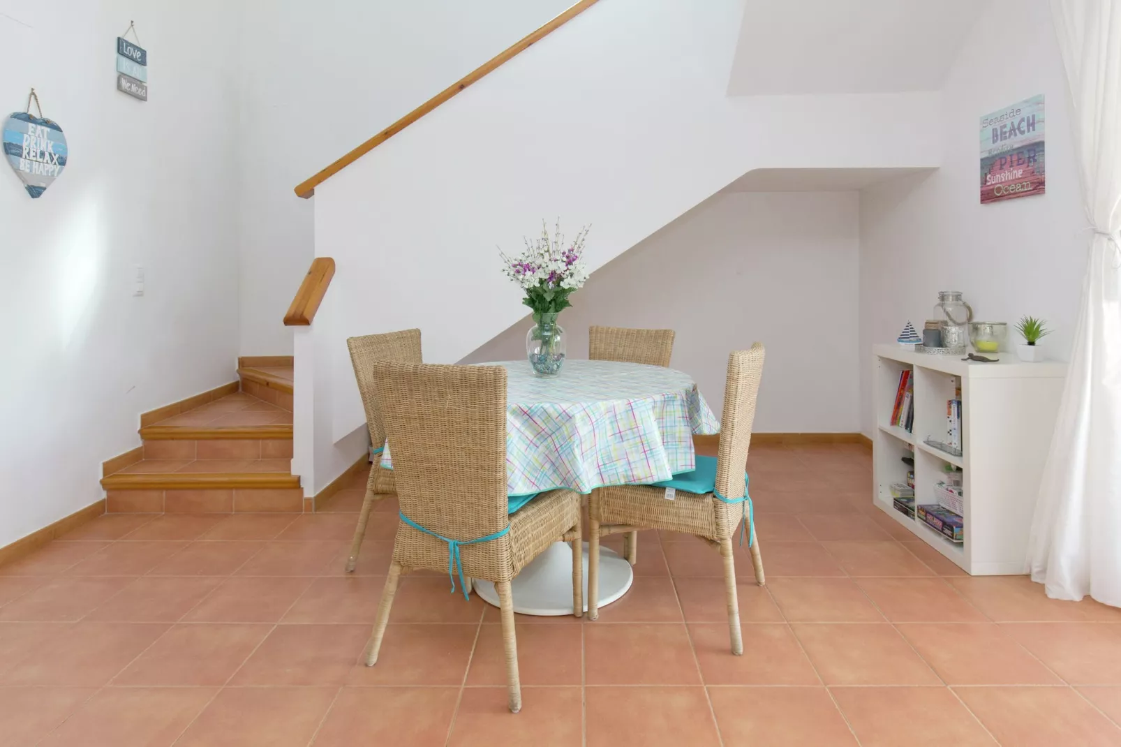 Villa Junique-Dining room