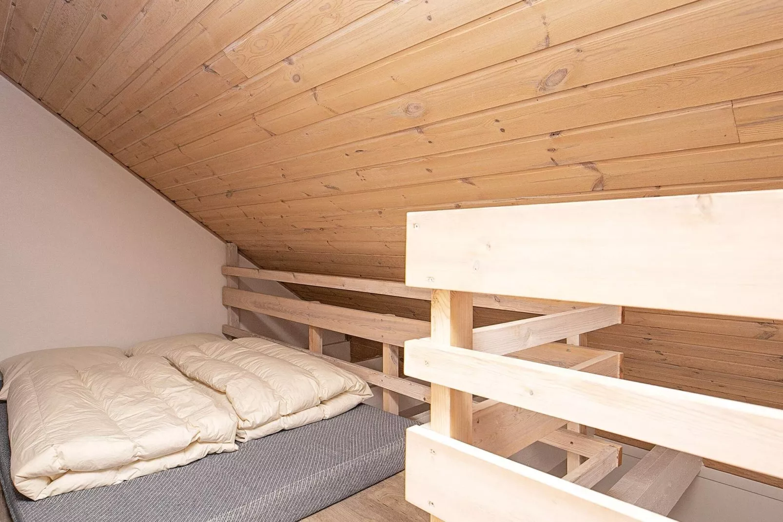 7 room,2 level,attached house-Indoor