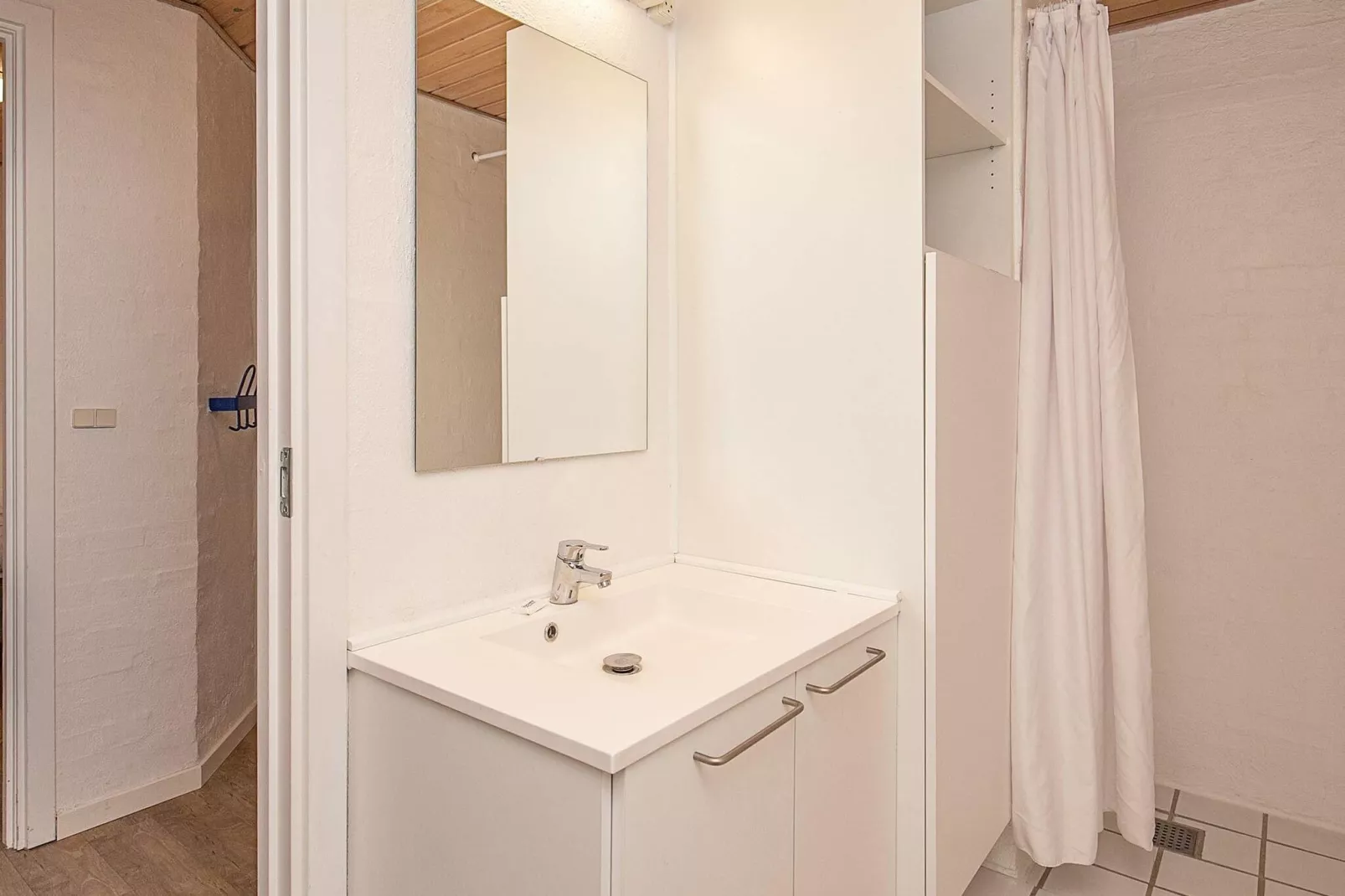 7 room,2 level,attached house-Indoor