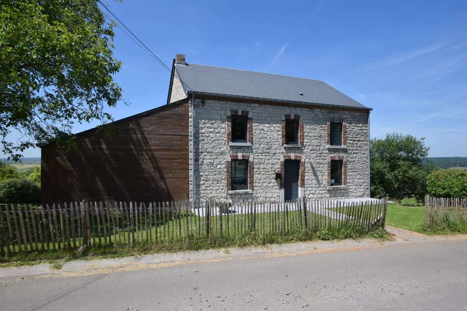La Sapinière-Exterior summer