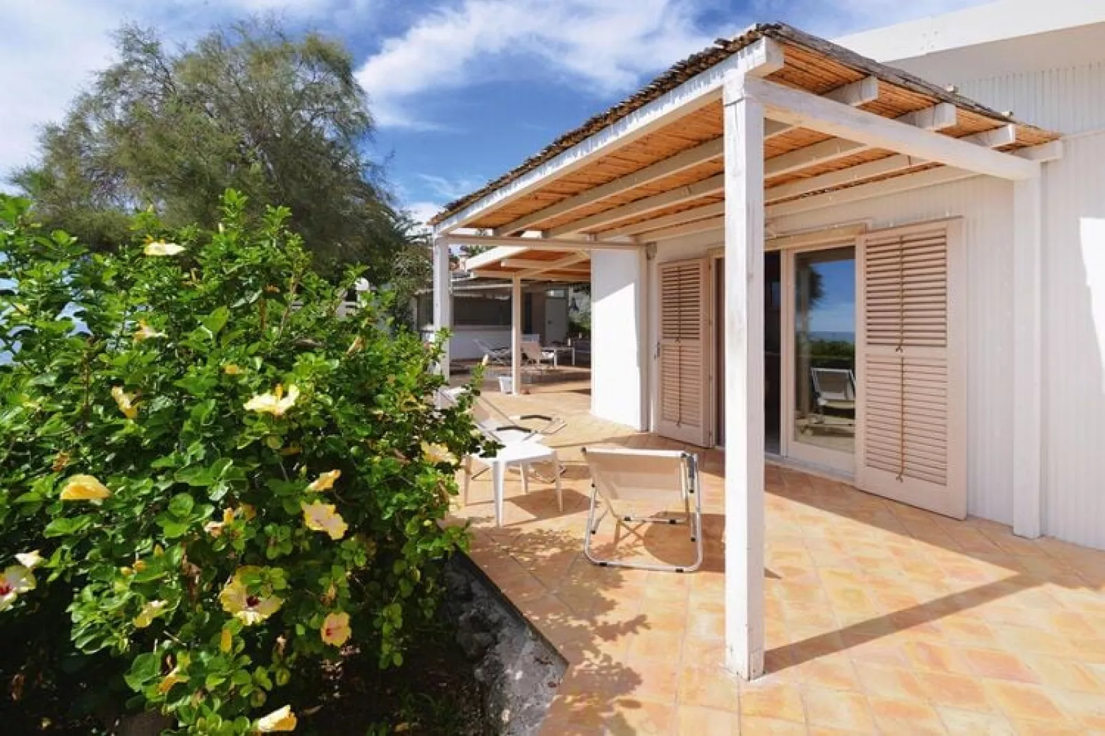 Holiday home Fontane Bianche-Villa Margò-Exterior summer